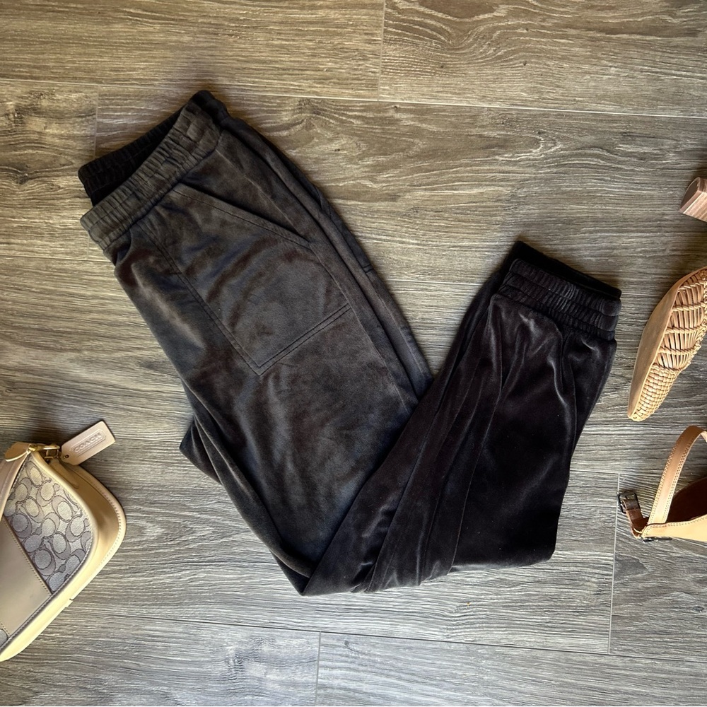 Stylish Black Women's Jogger Pants - Picture 4 of 7